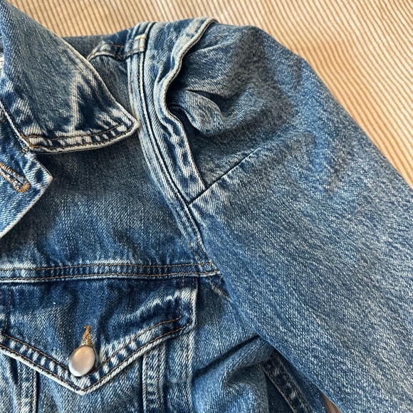 FRAME Blue Denim Jacket. Puffed shoulder. Super cute! - Picture 4 of 6